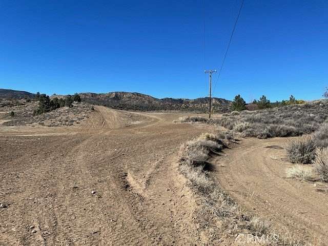 15.1 Acres of Land for Sale in Frazier Park, California