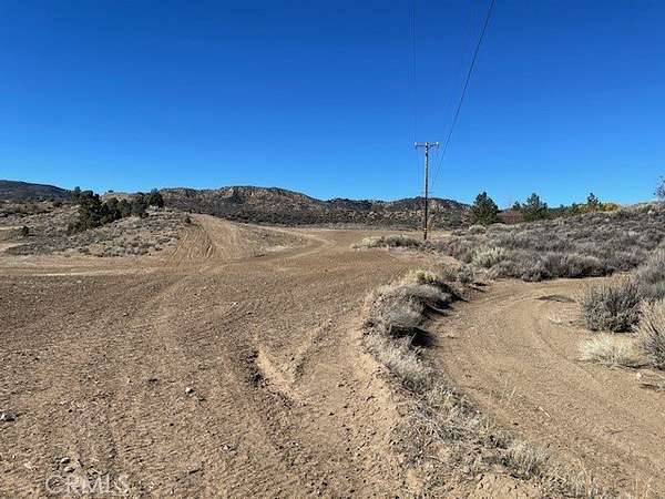 15.1 Acres of Land for Sale in Frazier Park, California