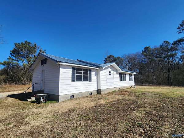 5 Acres of Residential Land with Home for Sale in Grove Oak, Alabama