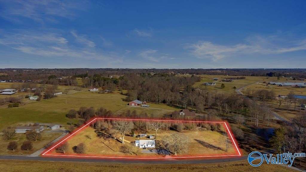 3.4 Acres of Residential Land with Home for Sale in Fyffe, Alabama