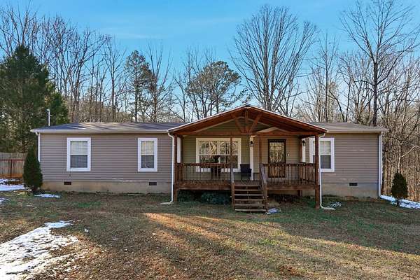 2.76 Acres of Residential Land with Home for Sale in Jefferson, Georgia