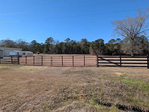 9 Acres of Residential Land for Sale in Eufaula, Alabama