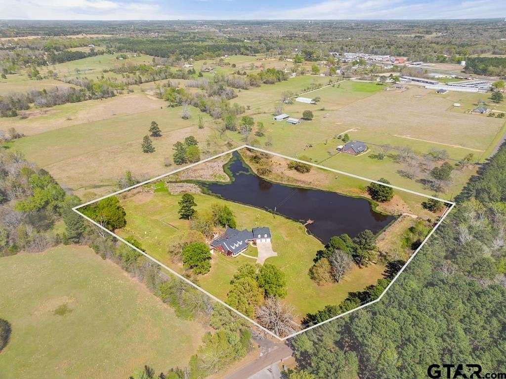 12 Acres of Recreational Land with Home for Sale in Flint, Texas