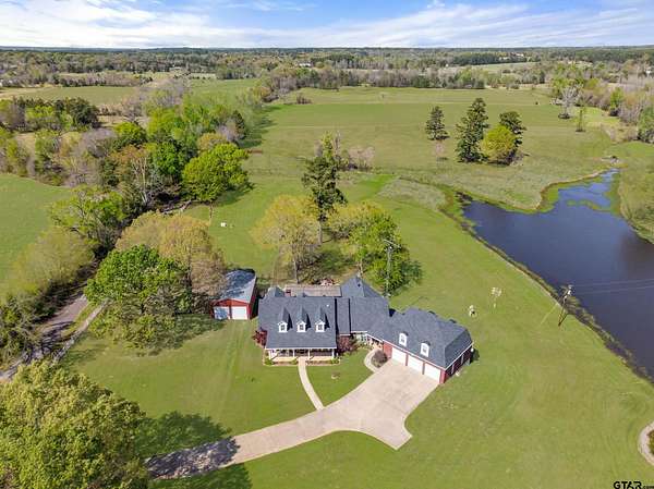 12 Acres of Recreational Land with Home for Sale in Flint, Texas