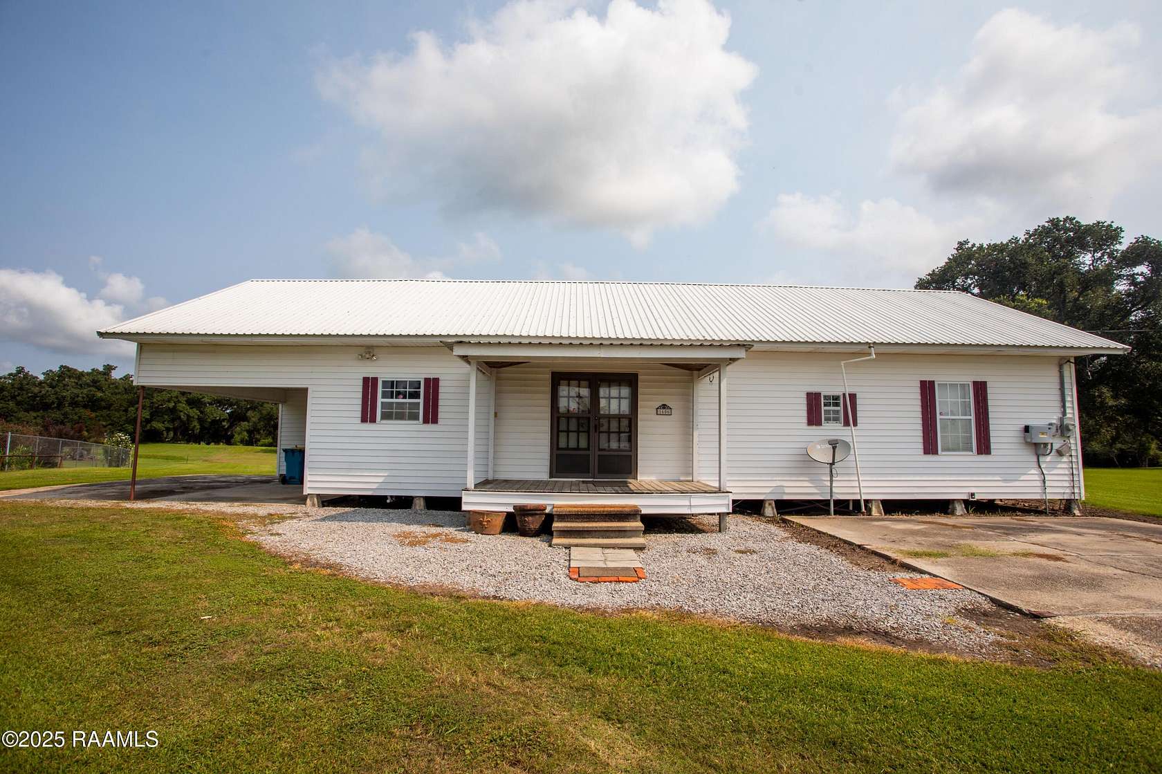 2.5 Acres of Residential Land with Home for Sale in Breaux Bridge, Louisiana