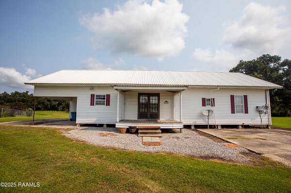 2.5 Acres of Residential Land with Home for Sale in Breaux Bridge, Louisiana