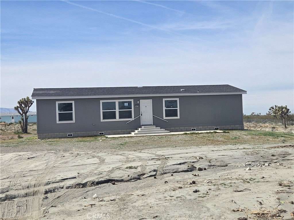 2 Acres of Residential Land with Home for Sale in Piñon Hills, California