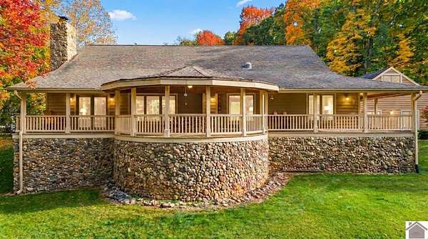 5.42 Acres of Land with Home for Sale in Eddyville, Kentucky