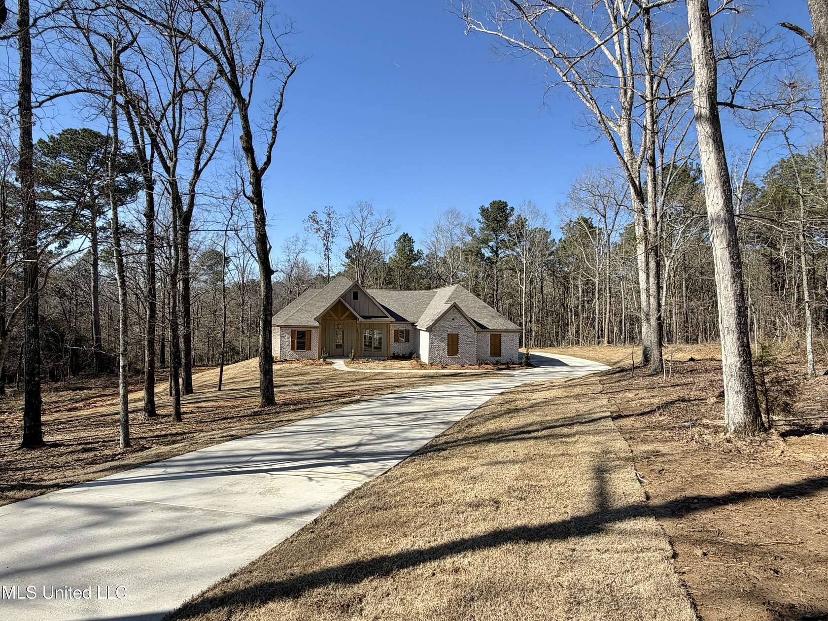 2.2 Acres of Residential Land with Home for Sale in Florence, Mississippi