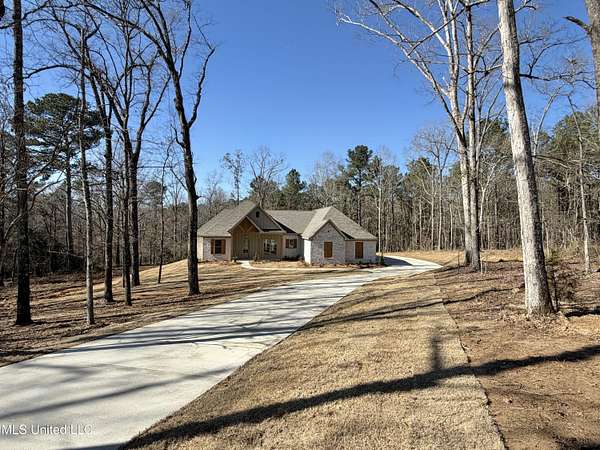 2.2 Acres of Residential Land with Home for Sale in Florence, Mississippi