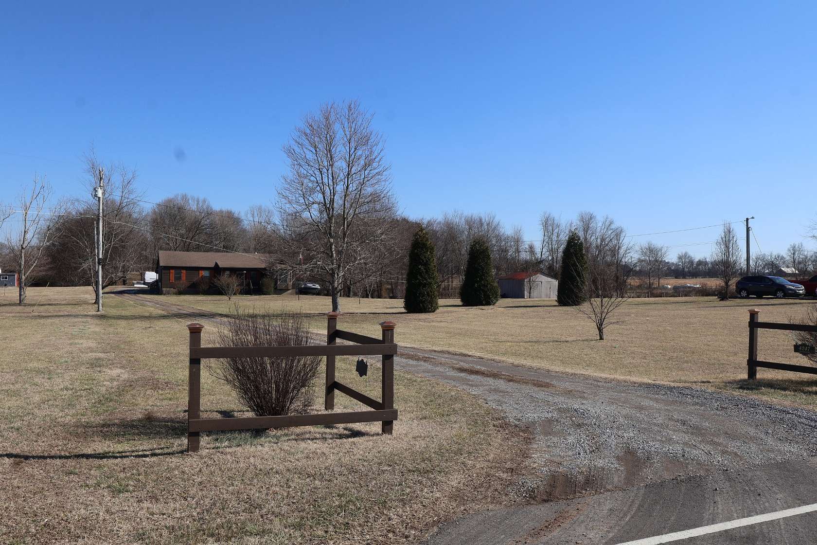 1.5 Acres of Land with Home for Sale in Springfield, Tennessee