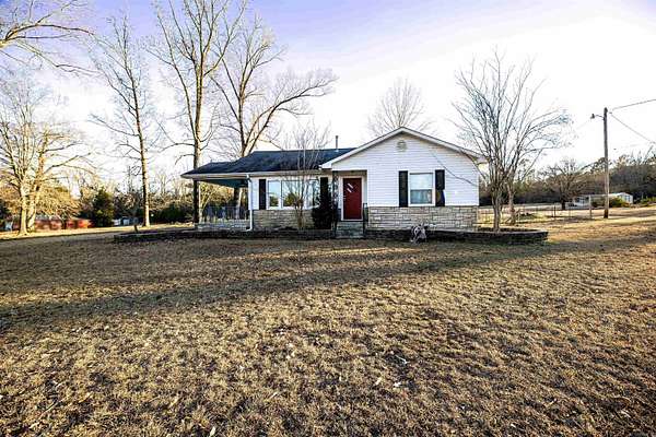 5.15 Acres of Land with Home for Sale in Camden, Arkansas