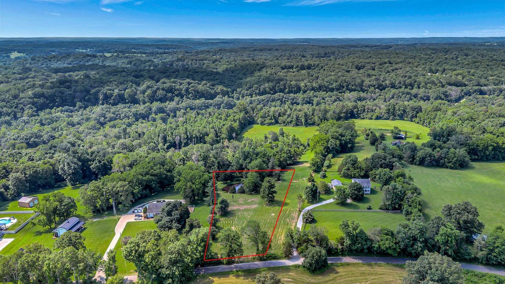 1.5 Acres of Residential Land for Sale in Burns, Tennessee