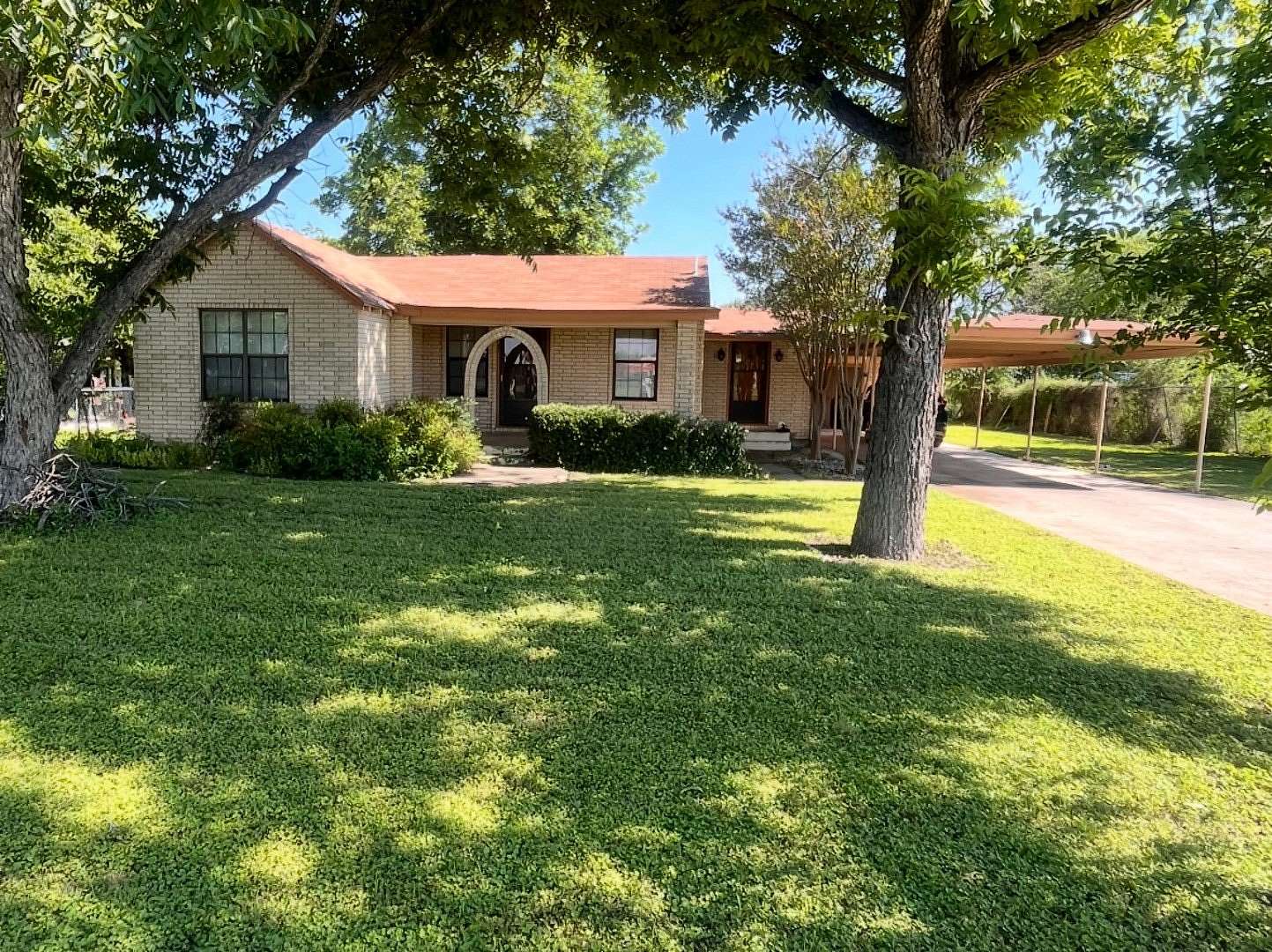 1.5 Acres of Land with Home for Sale in Von Ormy, Texas