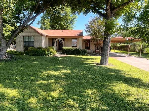 1.5 Acres of Land with Home for Sale in Von Ormy, Texas