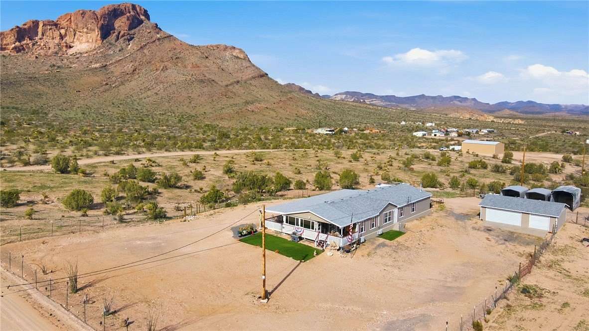 4.4 Acres of Residential Land with Home for Sale in Golden Valley, Arizona