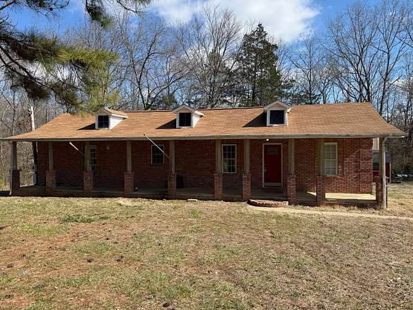 3 Acres of Land with Home for Sale in Dickson, Tennessee