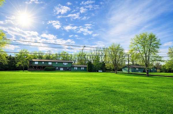 3.3 Acres of Residential Land with Home for Sale in Shelbyville, Tennessee