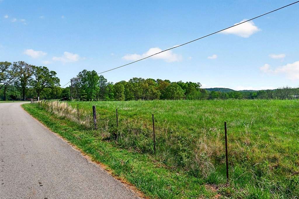 5 Acres of Land for Sale in Quebeck, Tennessee