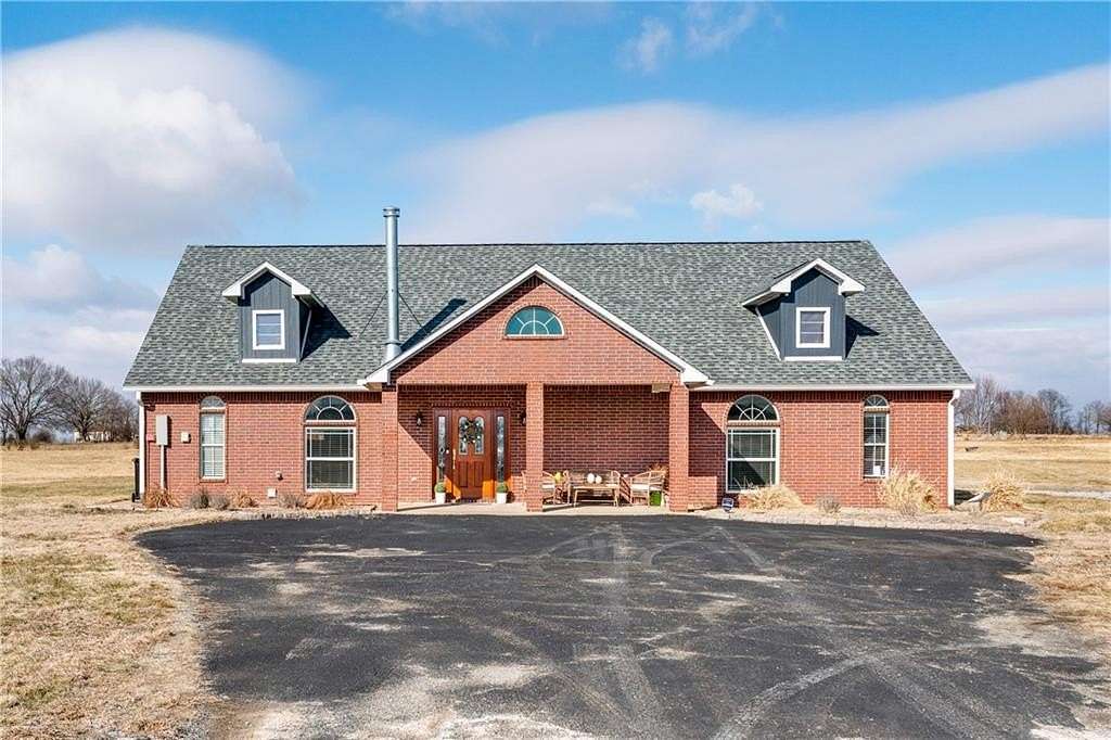 9 Acres of Residential Land with Home for Sale in Siloam Springs, Arkansas