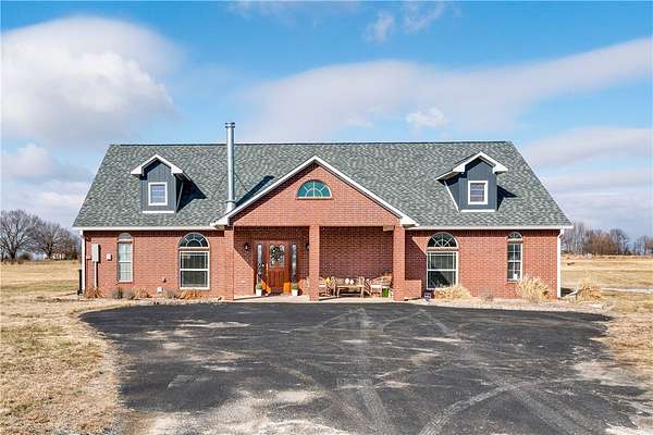 9 Acres of Land with Home for Sale in Siloam Springs, Arkansas