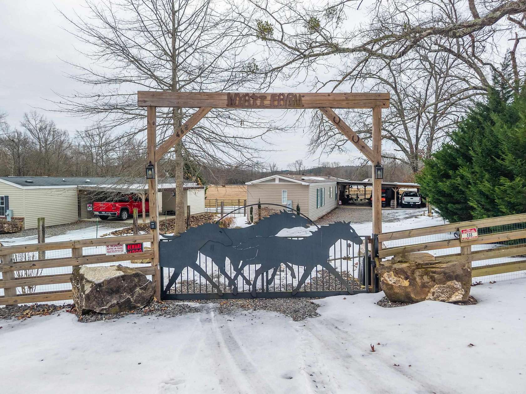 12 Acres of Land with Home for Sale in Hot Springs, Arkansas