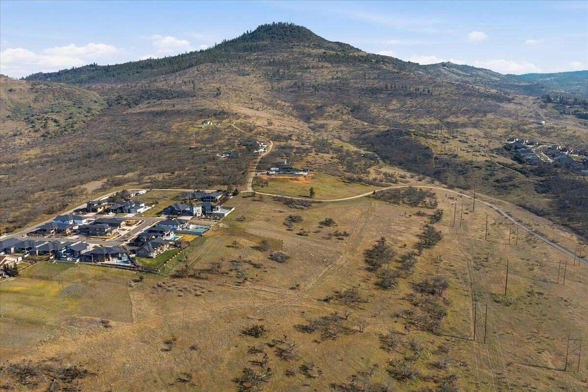 11.6 Acres of Land for Sale in Medford, Oregon