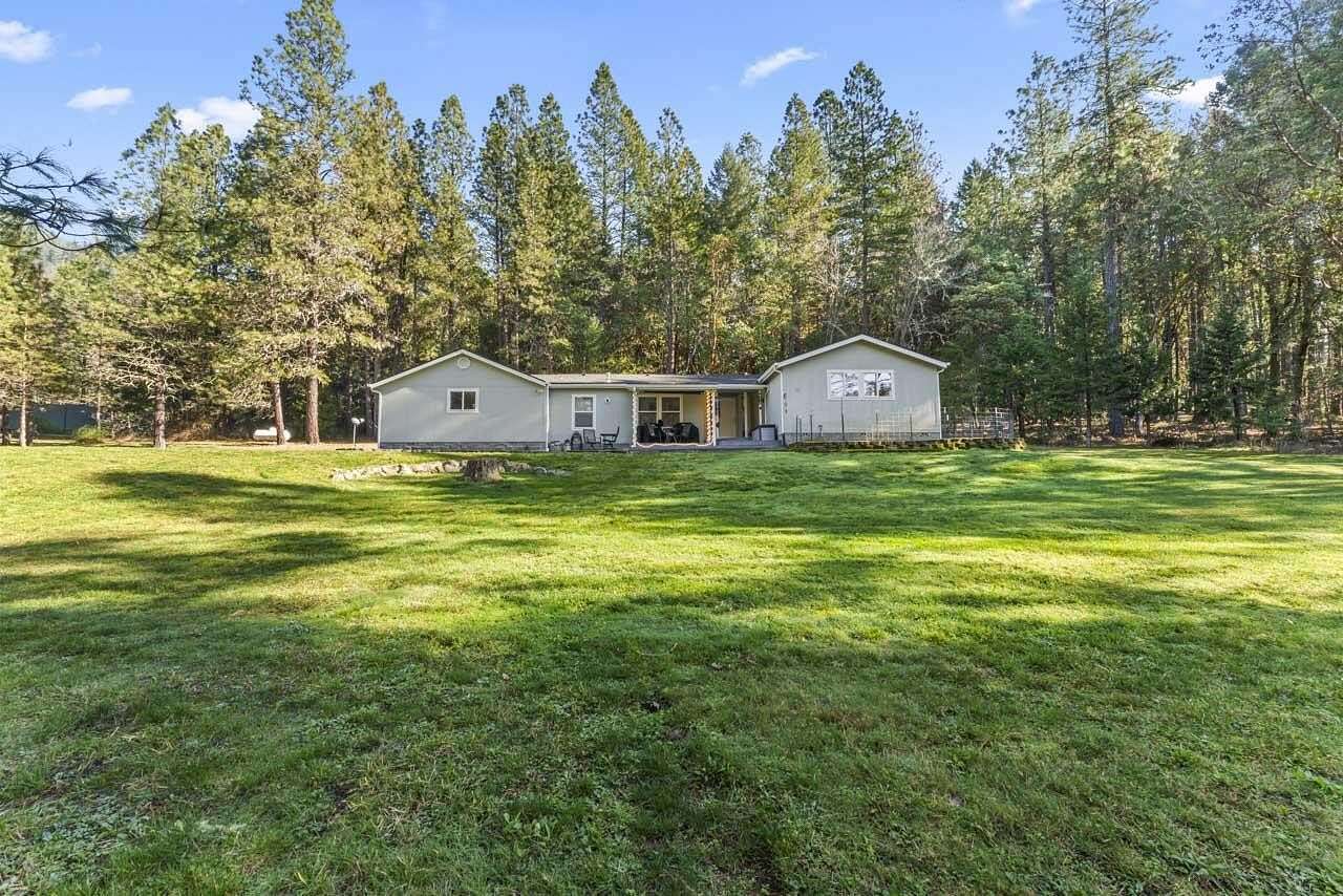8.6 Acres of Residential Land with Home for Sale in Sunny Valley, Oregon