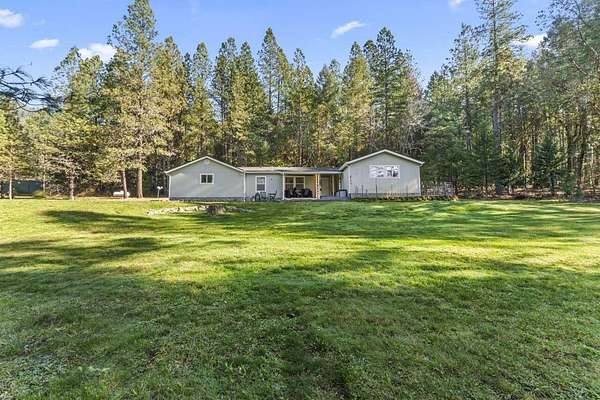 8.6 Acres of Residential Land with Home for Sale in Sunny Valley, Oregon