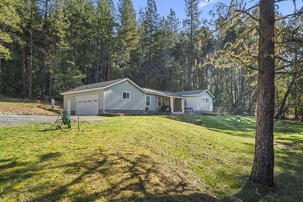 8.6 Acres of Land with Home for Sale in Sunny Valley, Oregon