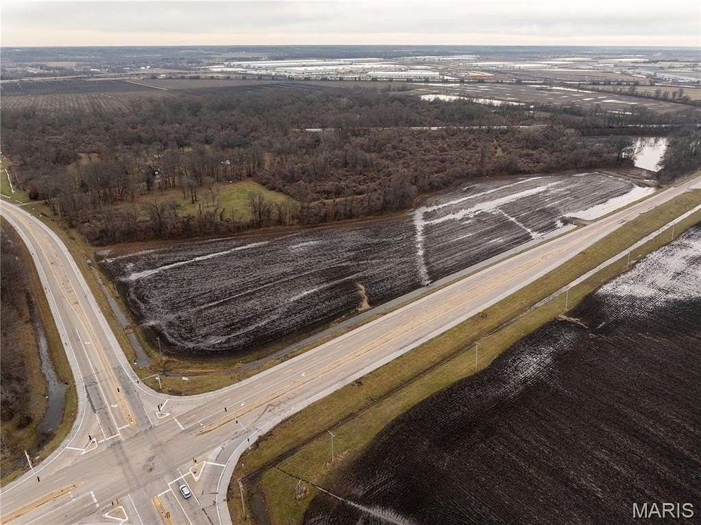 57.9 Acres of Land for Sale in South Roxana, Illinois
