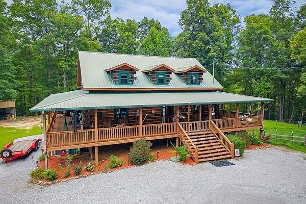 16.2 Acres of Recreational Land with Home for Sale in Crossville, Tennessee