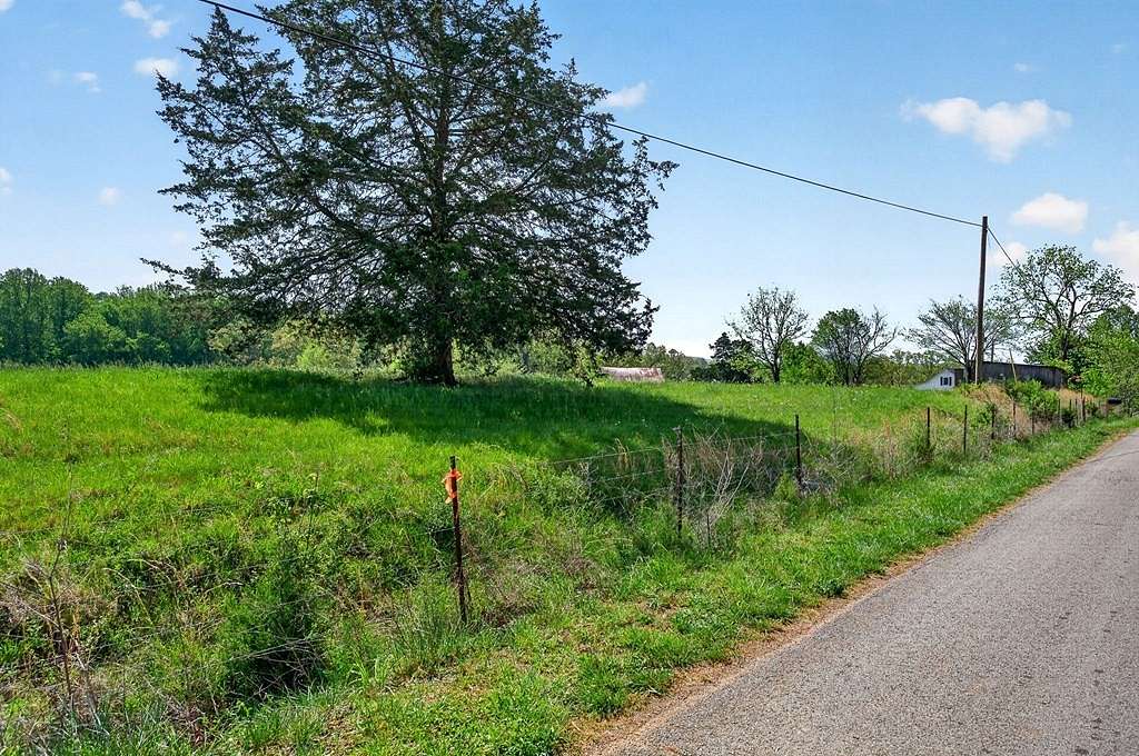 5 Acres of Residential Land for Sale in Quebeck, Tennessee
