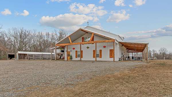 38 Acres of Recreational Land with Home for Sale in Jonesboro, Arkansas