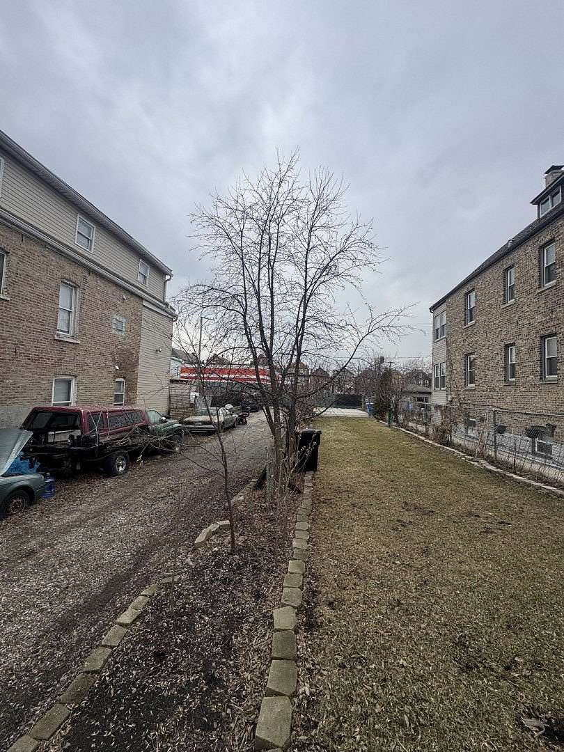 0.06 Acres of Residential Land for Sale in Chicago, Illinois