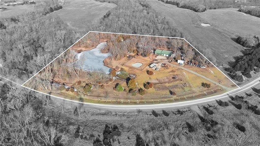 9.54 Acres of Residential Land with Home for Sale in Williamsburg, Kansas