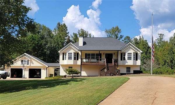 8 Acres of Residential Land with Home for Sale in Temple, Georgia