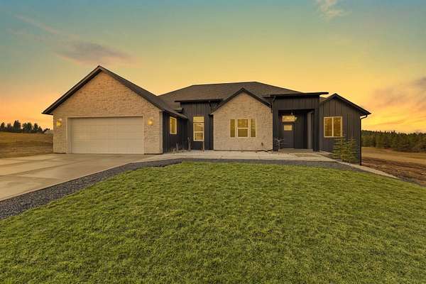 10.5 Acres of Land with Home for Sale in Chattaroy, Washington