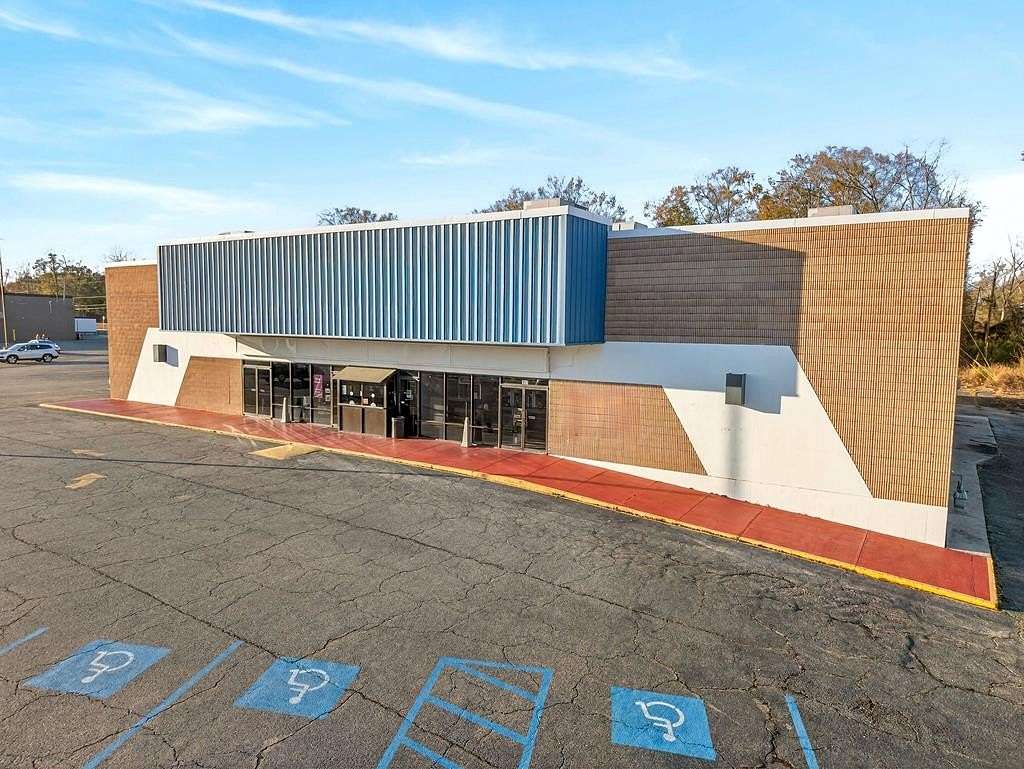 1.9 Acres of Improved Mixed-Use Land for Sale in Picayune, Mississippi