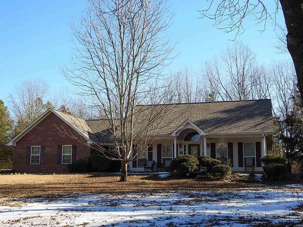 4.29 Acres of Residential Land with Home for Sale in Mena, Arkansas