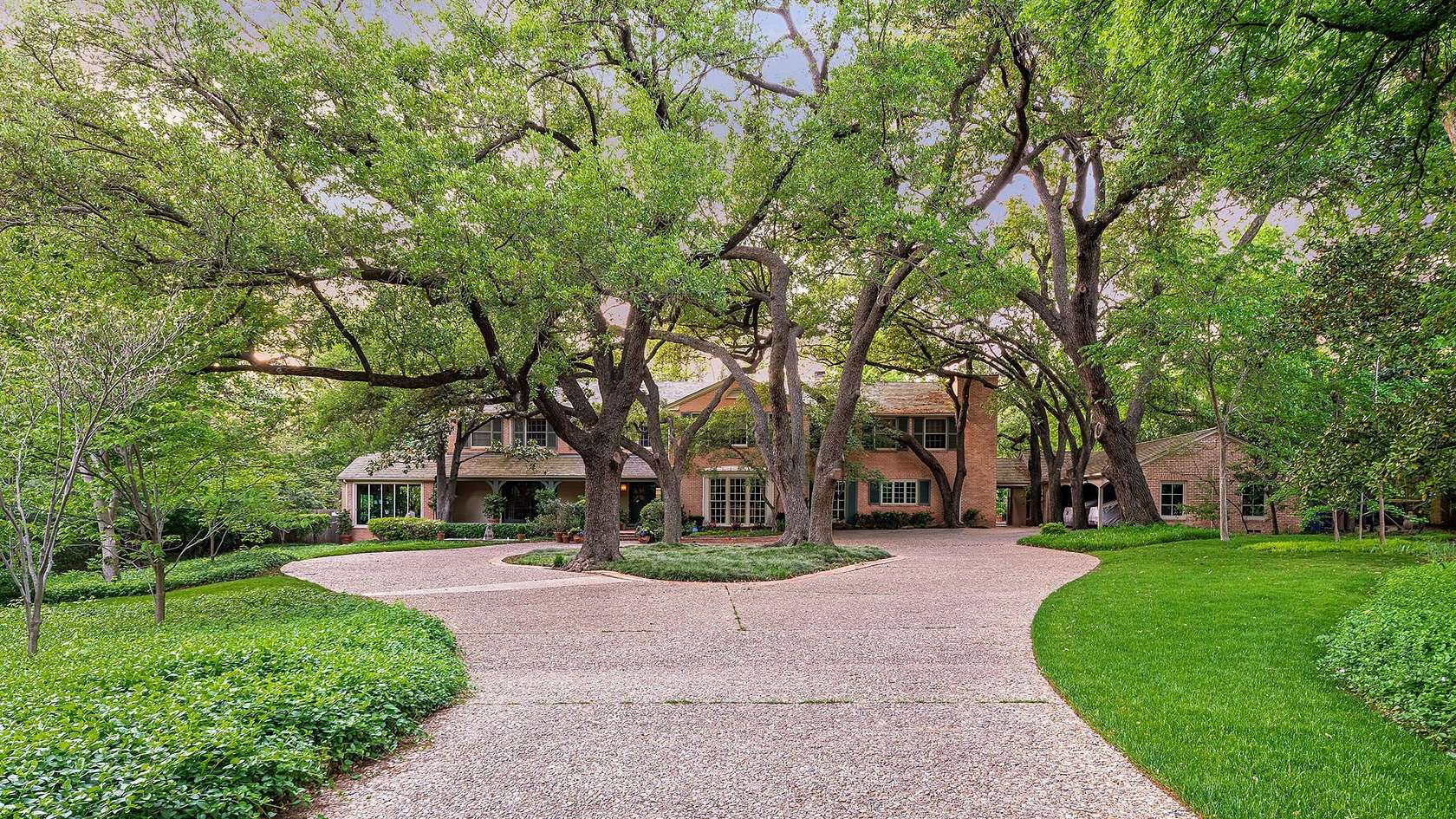 2.1 Acres of Land with Home for Sale in Dallas, Texas