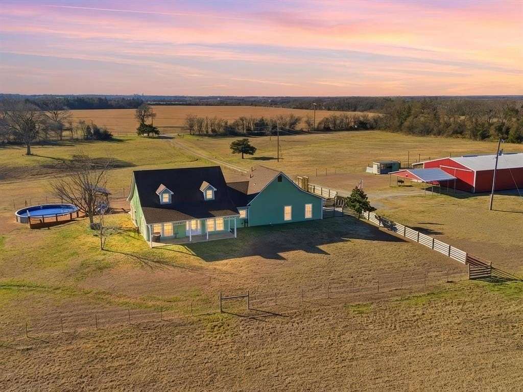 20 Acres of Improved Land for Sale in Windom, Texas