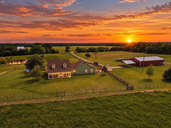 20 Acres of Improved Land for Sale in Windom, Texas
