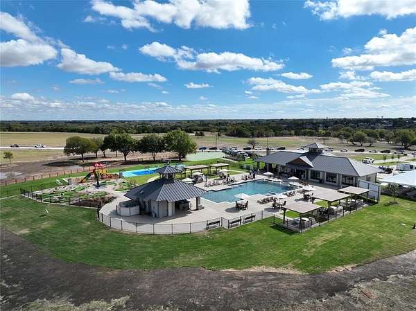 1 Acre of Residential Land for Sale in Oak Leaf, Texas