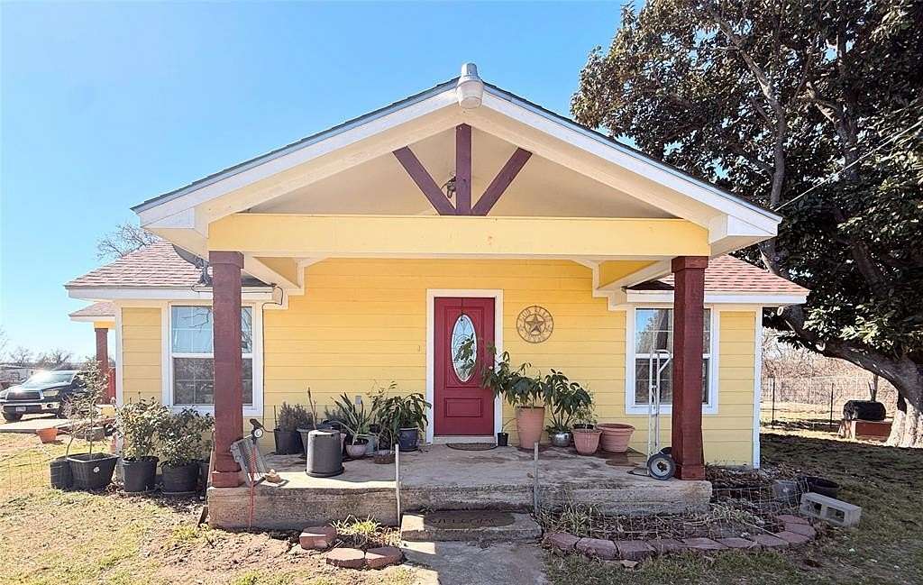 4.36 Acres of Residential Land with Home for Sale in Thornton, Texas