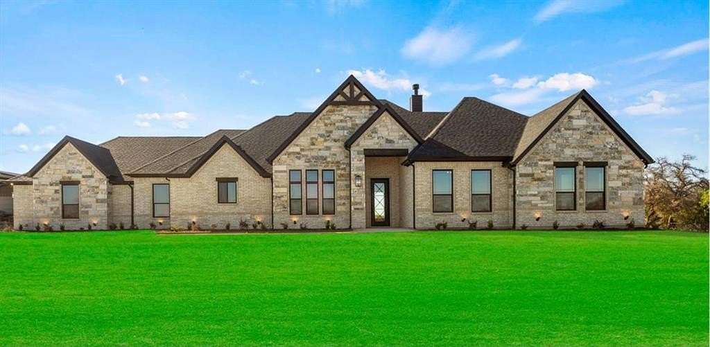 5 Acres of Residential Land with Home for Sale in Weatherford, Texas