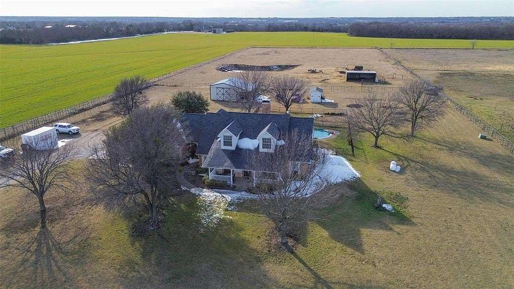 9 Acres of Land with Home for Sale in Anna, Texas