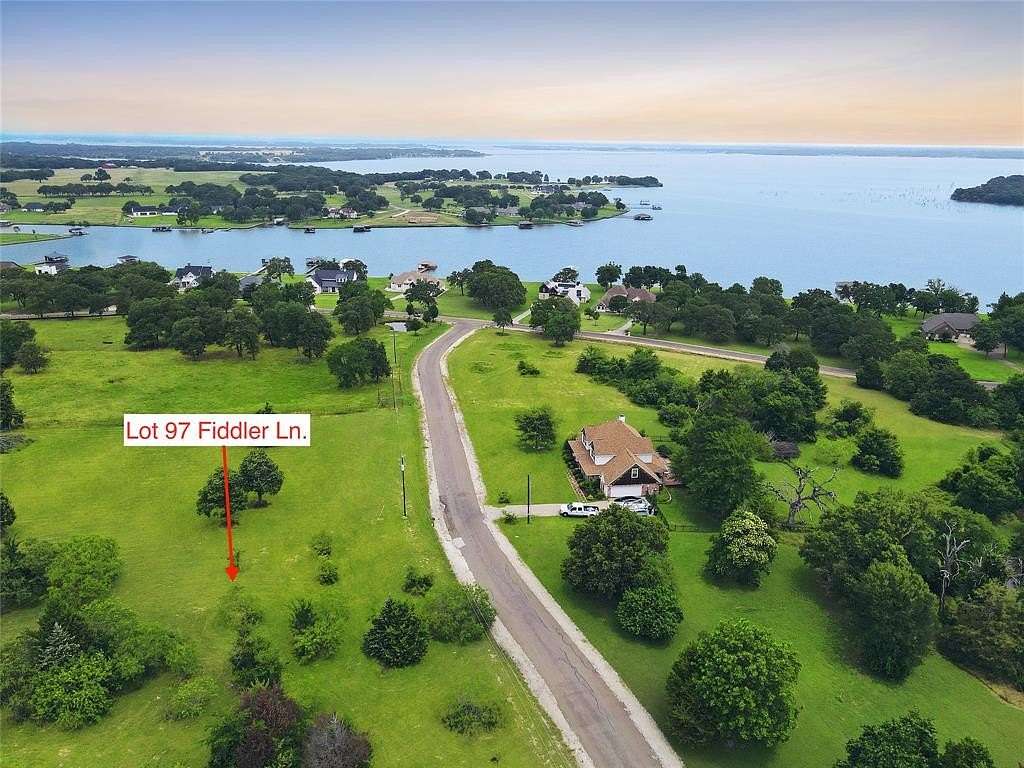 1.28 Acres of Residential Land for Sale in Corsicana, Texas