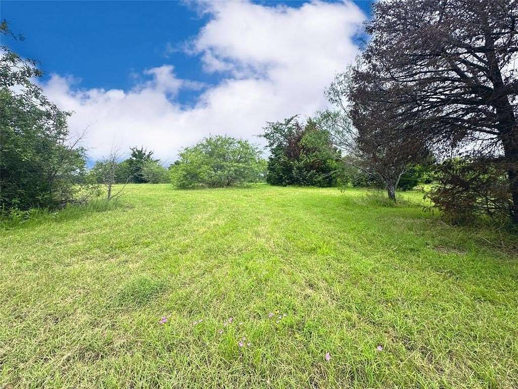 1.28 Acres of Residential Land for Sale in Corsicana, Texas
