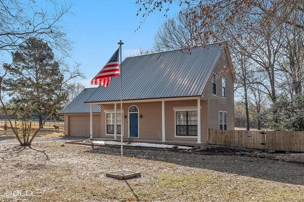 1.61 Acres of Residential Land with Home for Sale in Haughton, Louisiana